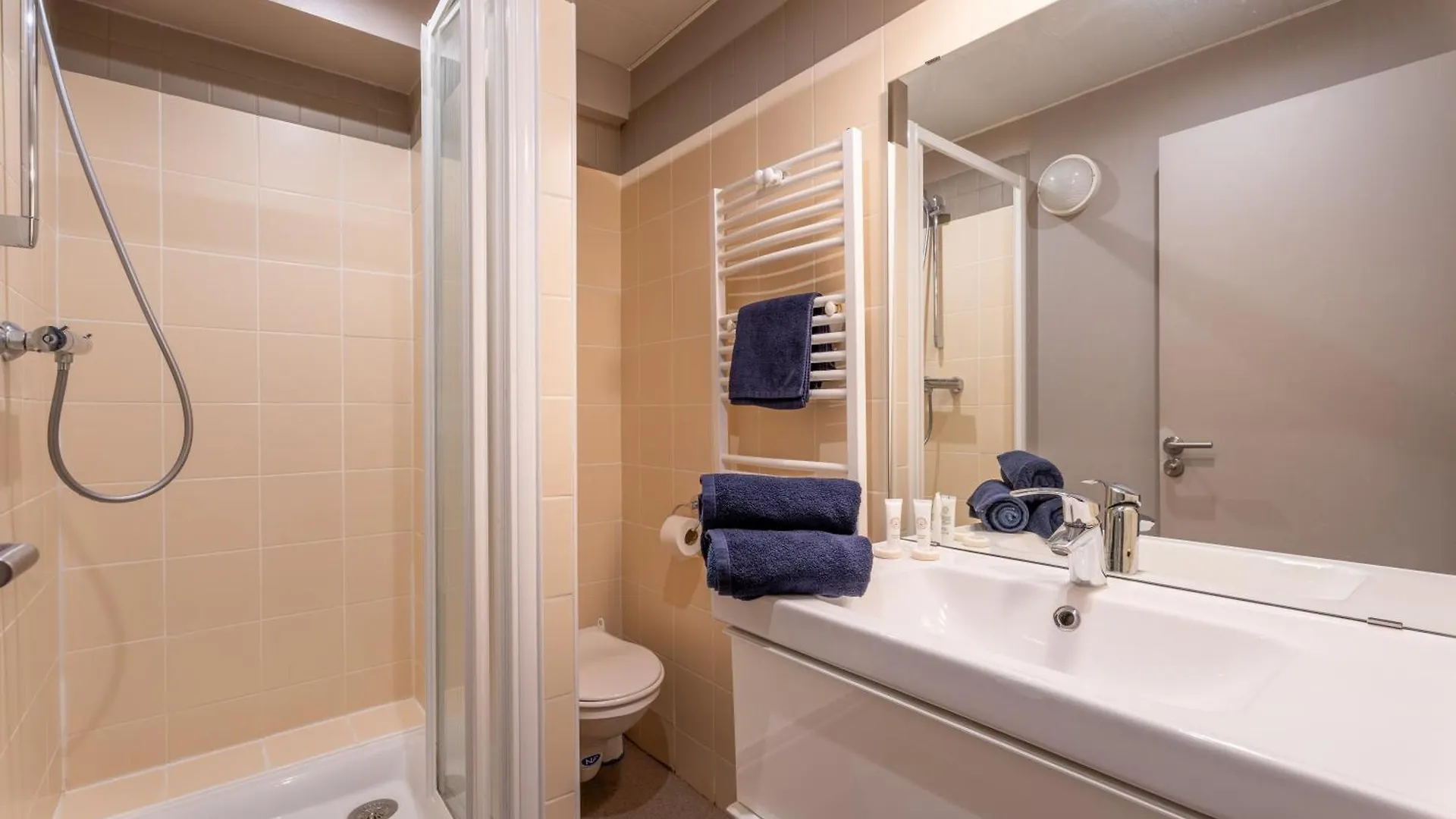 Ski In-Out - Heart Of Val Thorens Spacious 8 Guests Apartment, Wifi 303